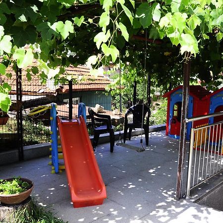 Family Apartment With Garden Sarajewo Zewnętrze zdjęcie