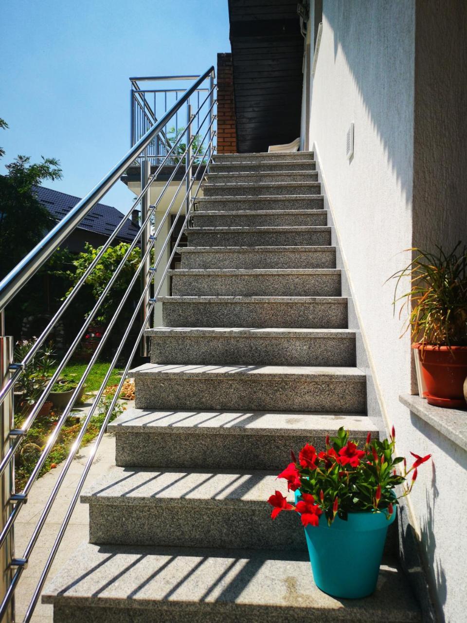 Family Apartment With Garden Sarajewo Zewnętrze zdjęcie